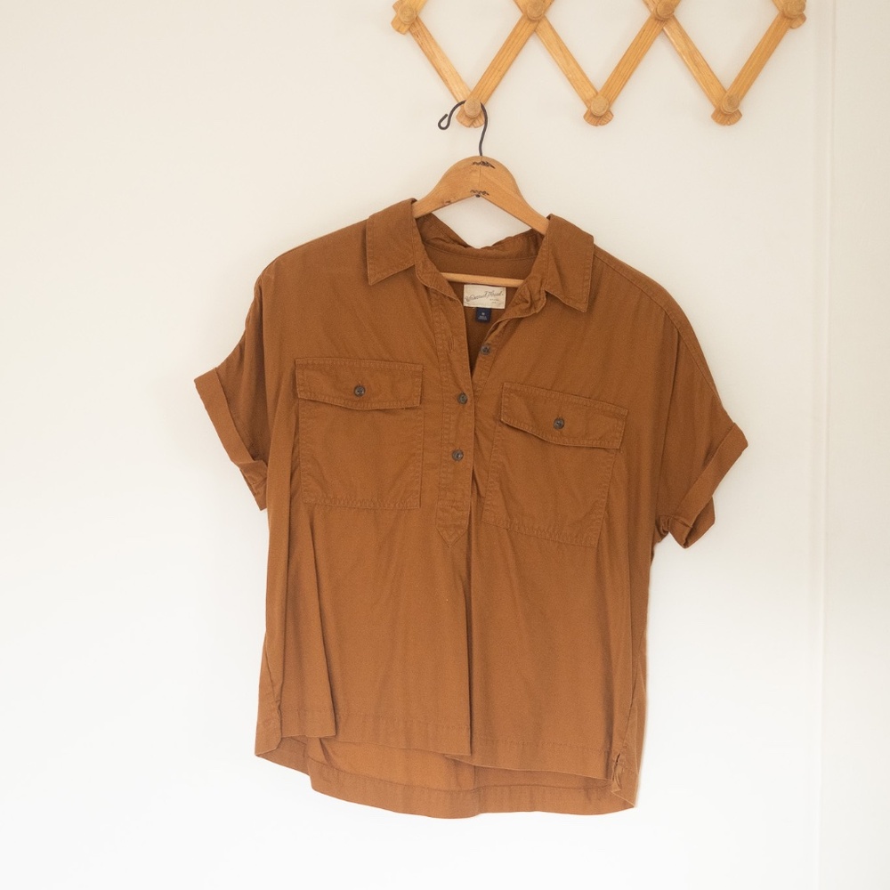 Universal Thread Women's Pullover Shirt Boxy Brown Ochre